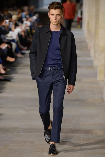 Look 38